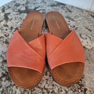 DVF Diane Von Furstenberg leather sandals/slides size 6M
